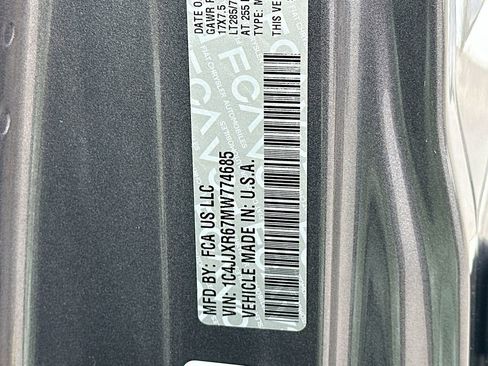 Used 2021 Jeep Wrangler Unlimited Rubicon 4xe w/ Steel Bumper Group image 31