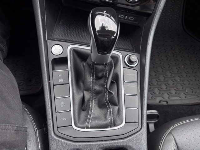 Used 2024 Volkswagen Jetta SE w/ Panoramic Sunroof Package FWD image 23