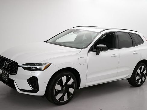 Certified 2024 Volvo XC60 T8 Plus w/ Protection Package Premier AWD/4WD image 6