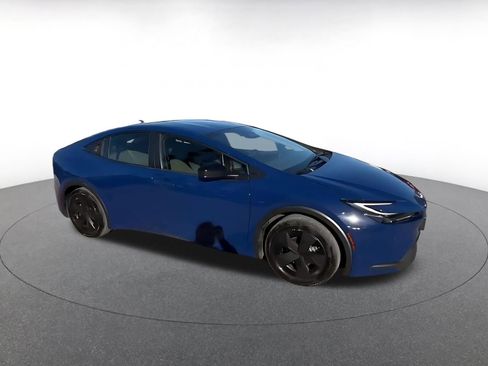 Used 2025 Toyota Prius LE image 15