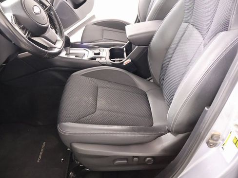 Used 2022 Subaru Forester Premium AWD/4WD image 11