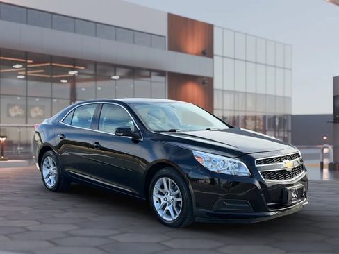 Used 2013 Chevrolet Malibu LT w/ Power Convenience Package image 2