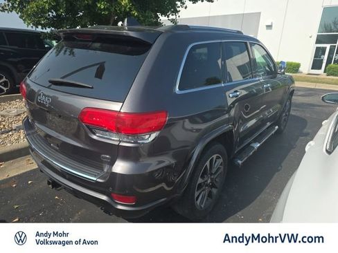 Used 2018 Jeep Grand Cherokee Overland AWD/4WD image 3