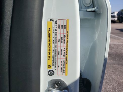 Used 2024 Tesla Model Y Long Range image 30