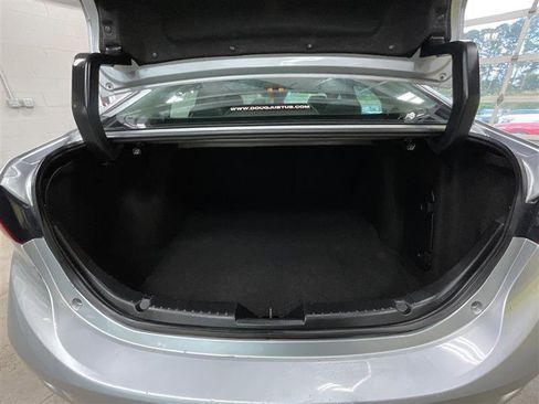 Used 2018 MAZDA MAZDA3 Touring FWD image 22
