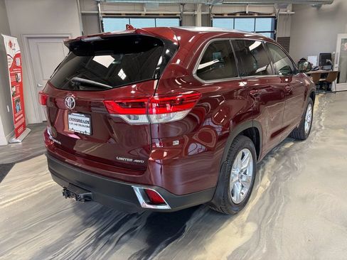Used 2018 Toyota Highlander Limited AWD/4WD image 36