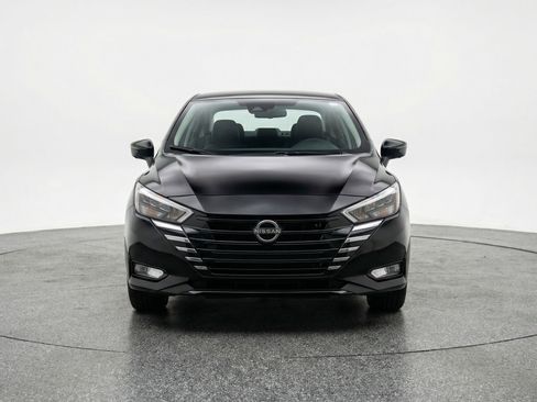 Used 2025 Nissan Versa SV image 2