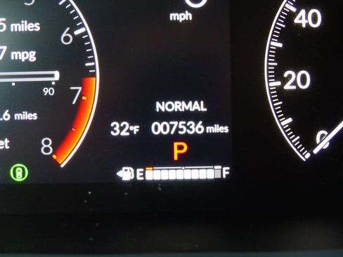 Used 2025 Honda HR-V Sport image 26