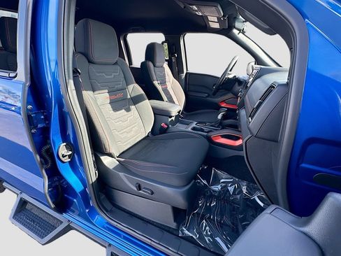 Used 2025 Nissan Frontier PRO-4X AWD/4WD image 25