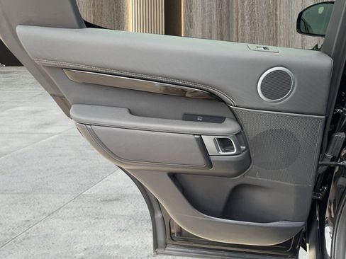 Used 2023 Land Rover Discovery S R-Dynamic image 27