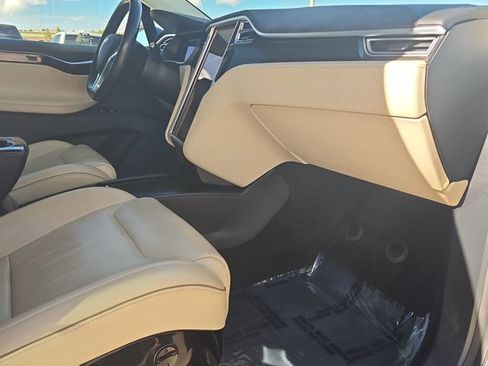 Used 2016 Tesla Model X 90D image 25