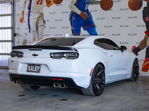 Used 2021 Chevrolet Camaro SS image 23