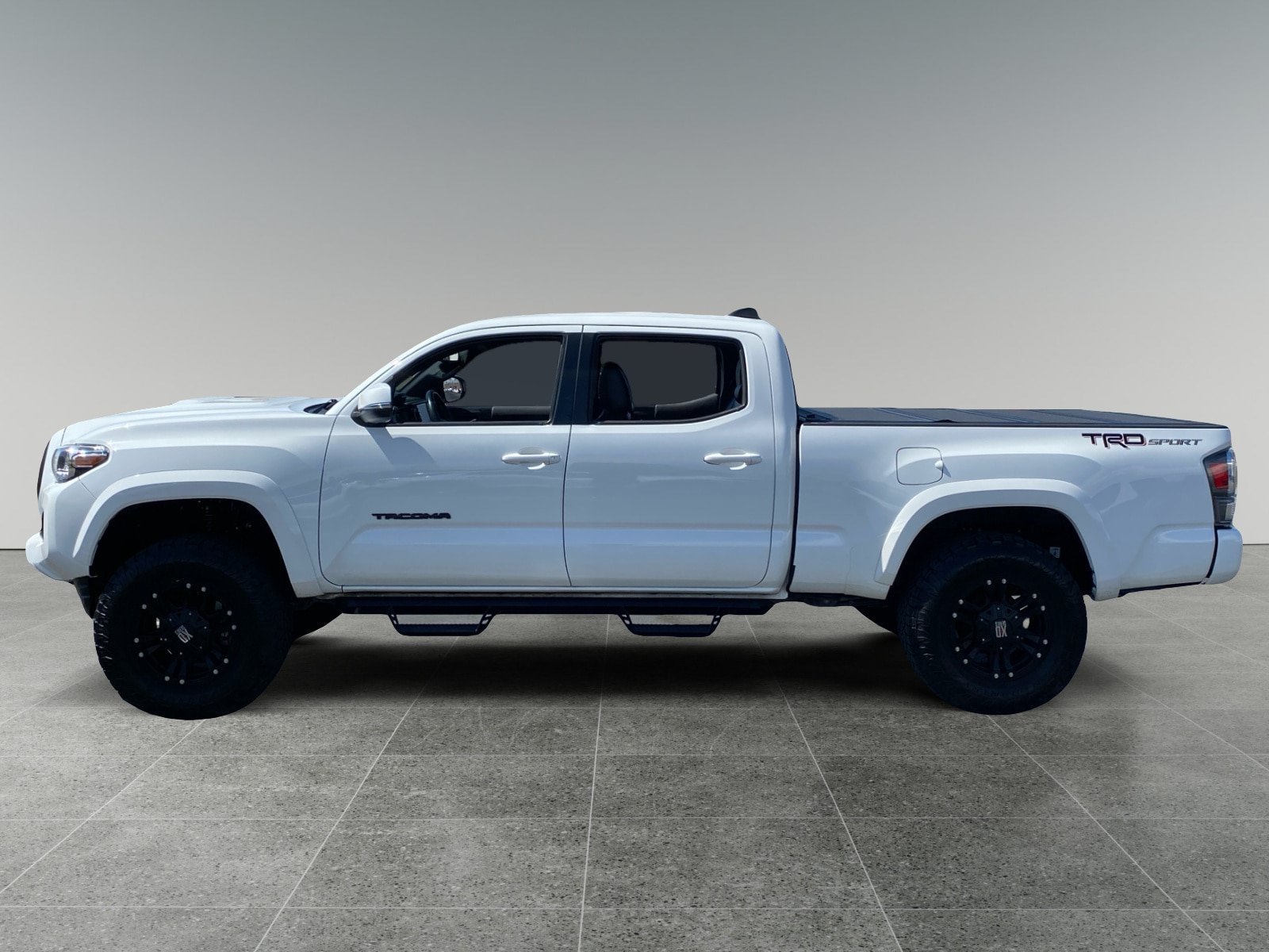 Used 2021 Toyota Tacoma TRD Sport w/ Technology Package RWD image 2