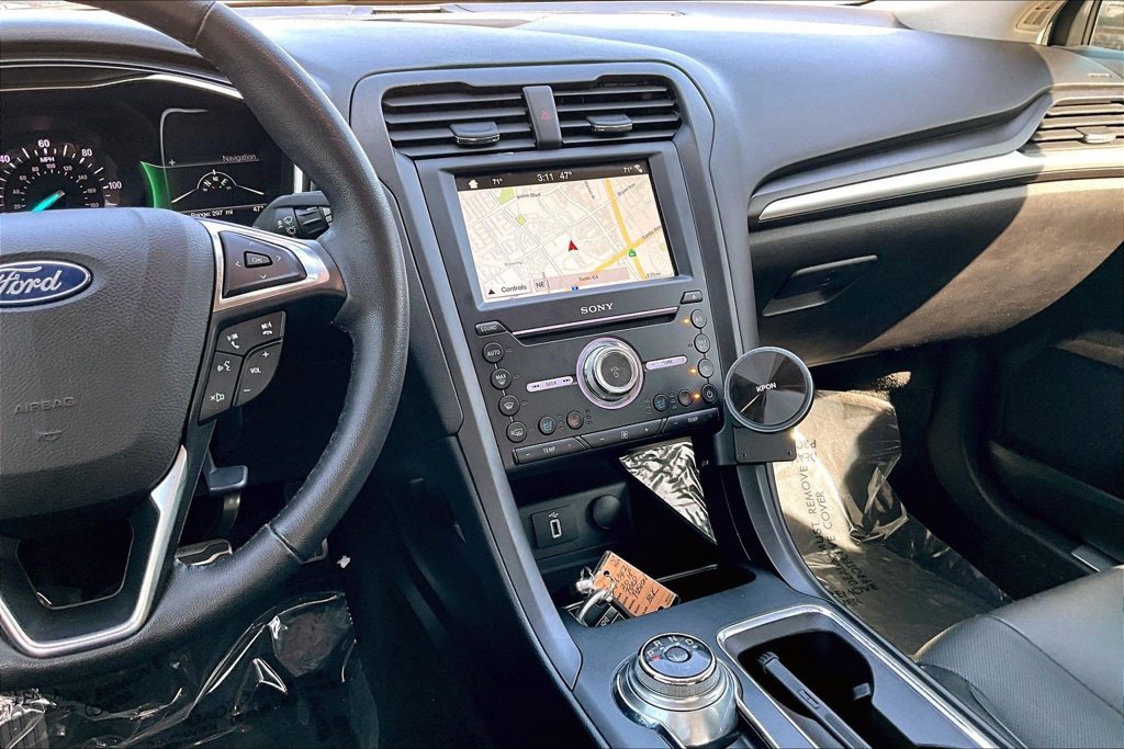 Used 2018 Ford Fusion Energi Titanium FWD image 8