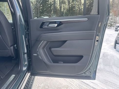 New 2026 Chevrolet Suburban Z71 w/ Comfort Package image 38