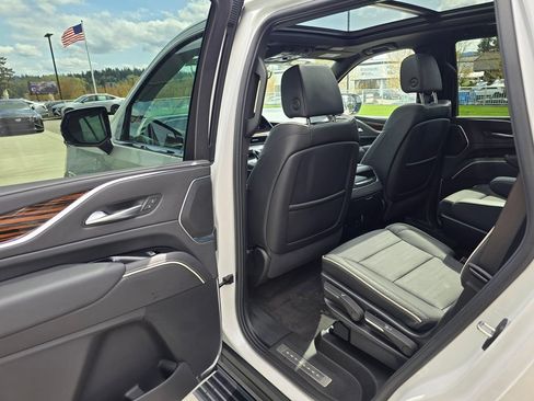 Used 2024 Cadillac Escalade Premium Luxury w/ Performance Package AWD/4WD image 16