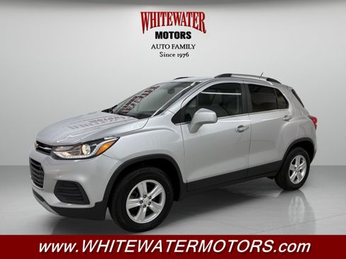 Used 2020 Chevrolet Trax LT w/ LT Convenience Package AWD/4WD image 1