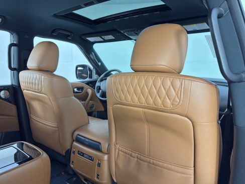 Used 2024 INFINITI QX80 Sensory image 36