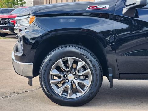 Used 2023 Chevrolet Silverado 1500 LT w/ Z71 Off-Road Package AWD/4WD image 8