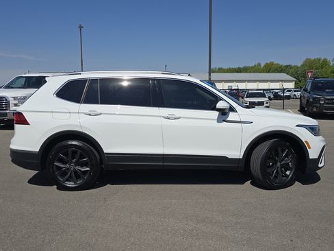 Certified 2024 Volkswagen Tiguan SE AWD/4WD image 8