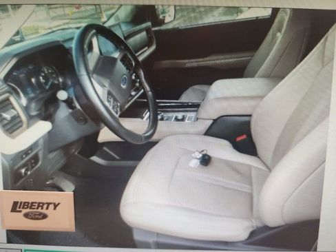 Used 2024 Ford Expedition Limited image 6