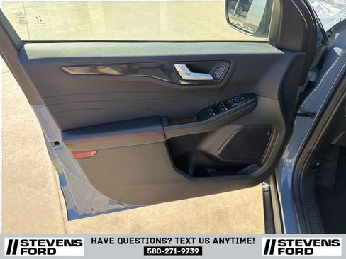 Used 2024 Ford Escape ST-Line w/ Tech Pack #1 FWD image 17
