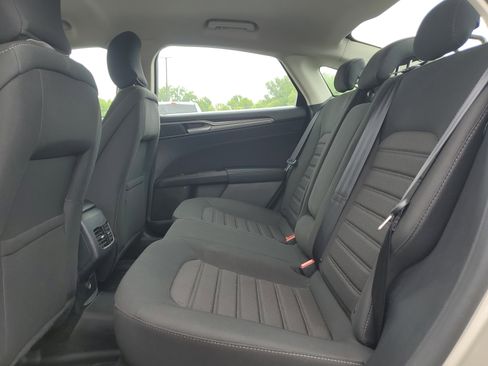 Used 2019 Ford Fusion SE FWD image 7