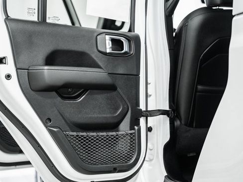 Used 2021 Jeep Gladiator Overland w/ Popular Equipment Package image 34