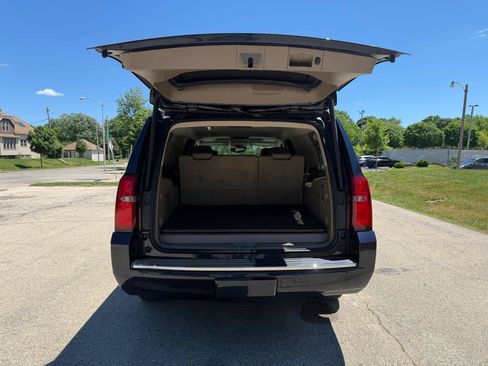 Used 2017 Chevrolet Suburban Premier AWD/4WD image 8