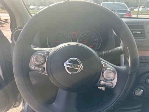 Used 2014 Nissan Versa SV w/ Convenience Package image 16