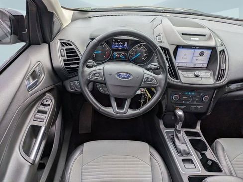 Used 2017 Ford Escape SE w/ Equipment Group 201A FWD image 18