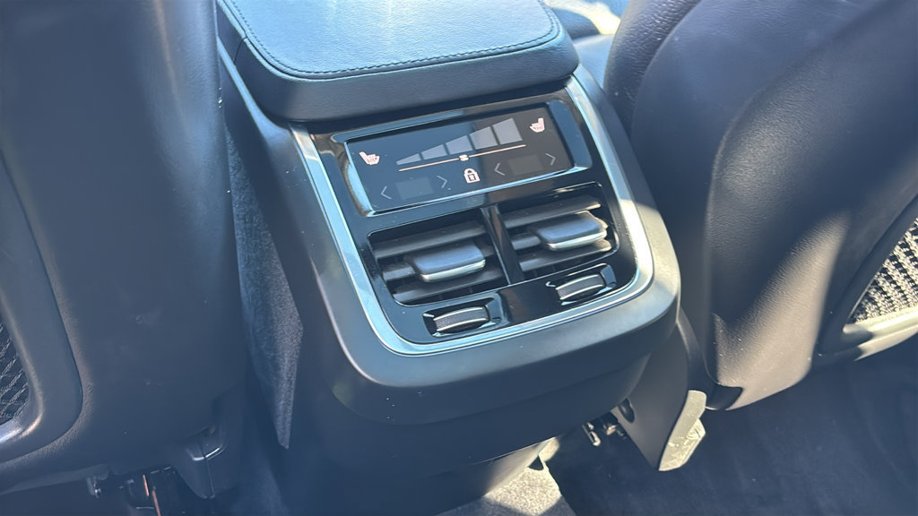 Certified 2024 Volvo XC90 B6 Plus w/ Protection Package Premier AWD/4WD image 9