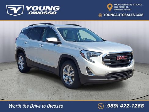 Used 2020 GMC Terrain SLE w/ Driver Convenience Package FWD image 2
