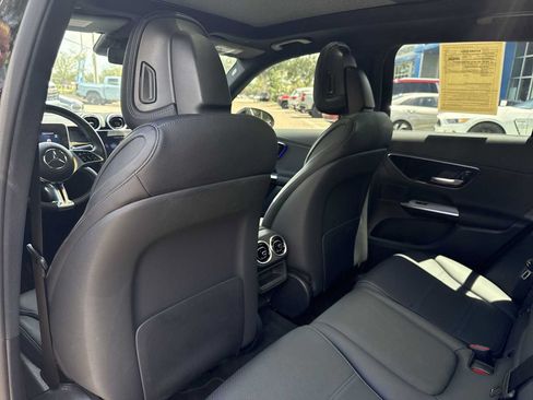 Used 2025 Mercedes-Benz GLC 300 image 17