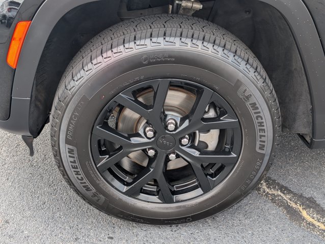 Used 2026 Jeep Grand Cherokee Altitude RWD image 13