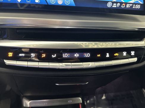 Used 2024 Cadillac Lyriq Luxury AWD/4WD image 19
