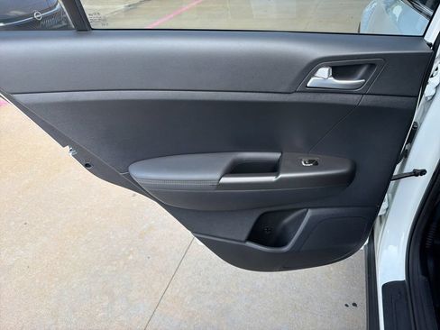 Used 2022 Kia Sportage LX FWD image 14