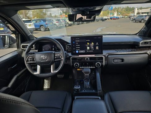 Used 2024 Toyota Tacoma Limited w/ Limited Package (LT) image 22