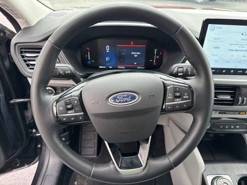 Used 2025 Ford Escape SE FWD image 10