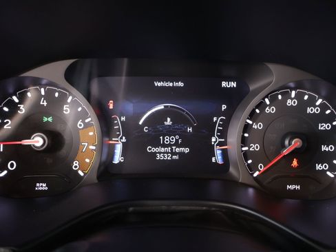Used 2025 Jeep Compass Sport w/ Mopar Graphics Package AWD/4WD image 4