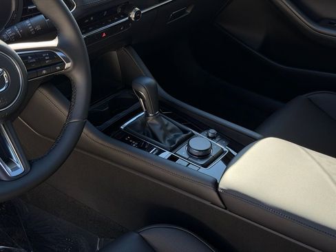 New 2026 MAZDA MAZDA3 Hatchback w/Premium Plus Pkg image 25