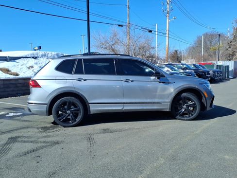 Used 2023 Volkswagen Tiguan SE R-Line image 5