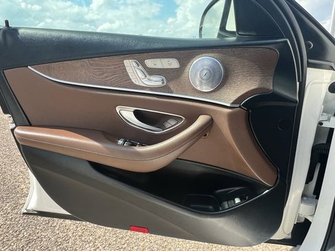 Used 2018 Mercedes-Benz E 300 image 18