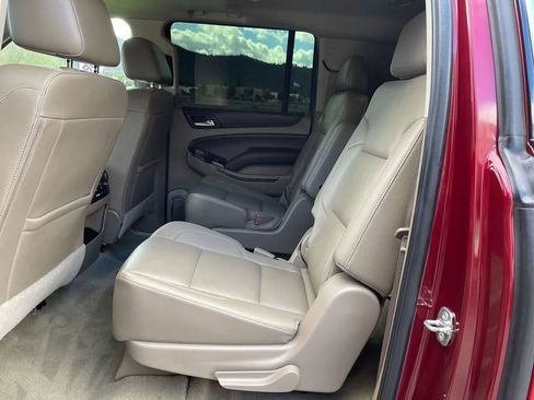 Used 2016 Chevrolet Suburban LT image 20