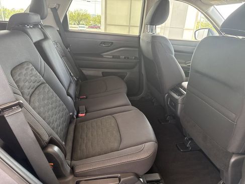 Used 2025 Nissan Pathfinder SV AWD/4WD image 11
