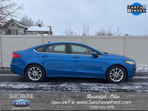 Used 2020 Ford Fusion SE image 1