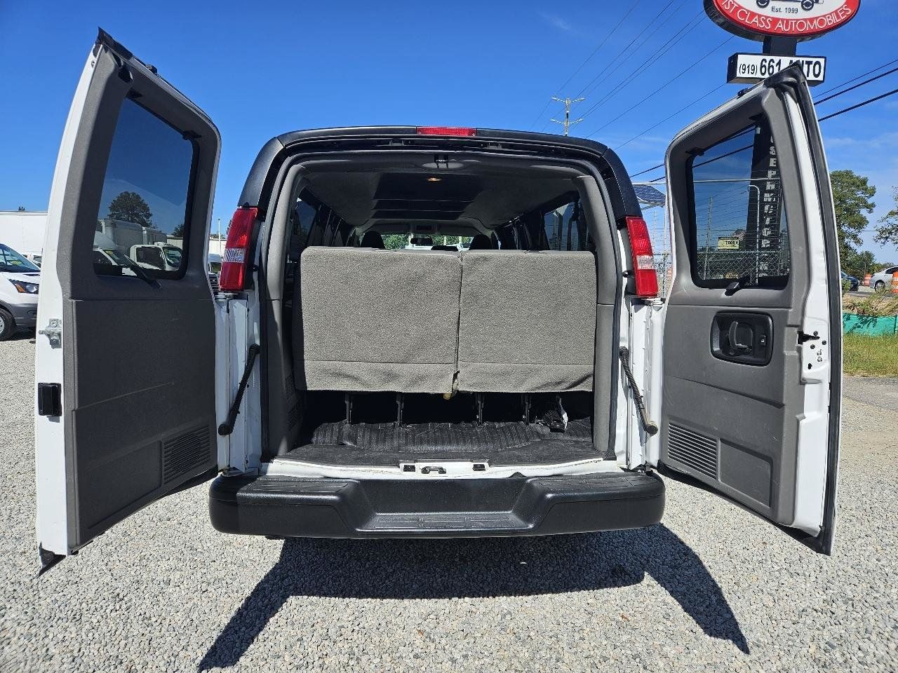 Used 2019 Chevrolet Express 3500 LS RWD image 18