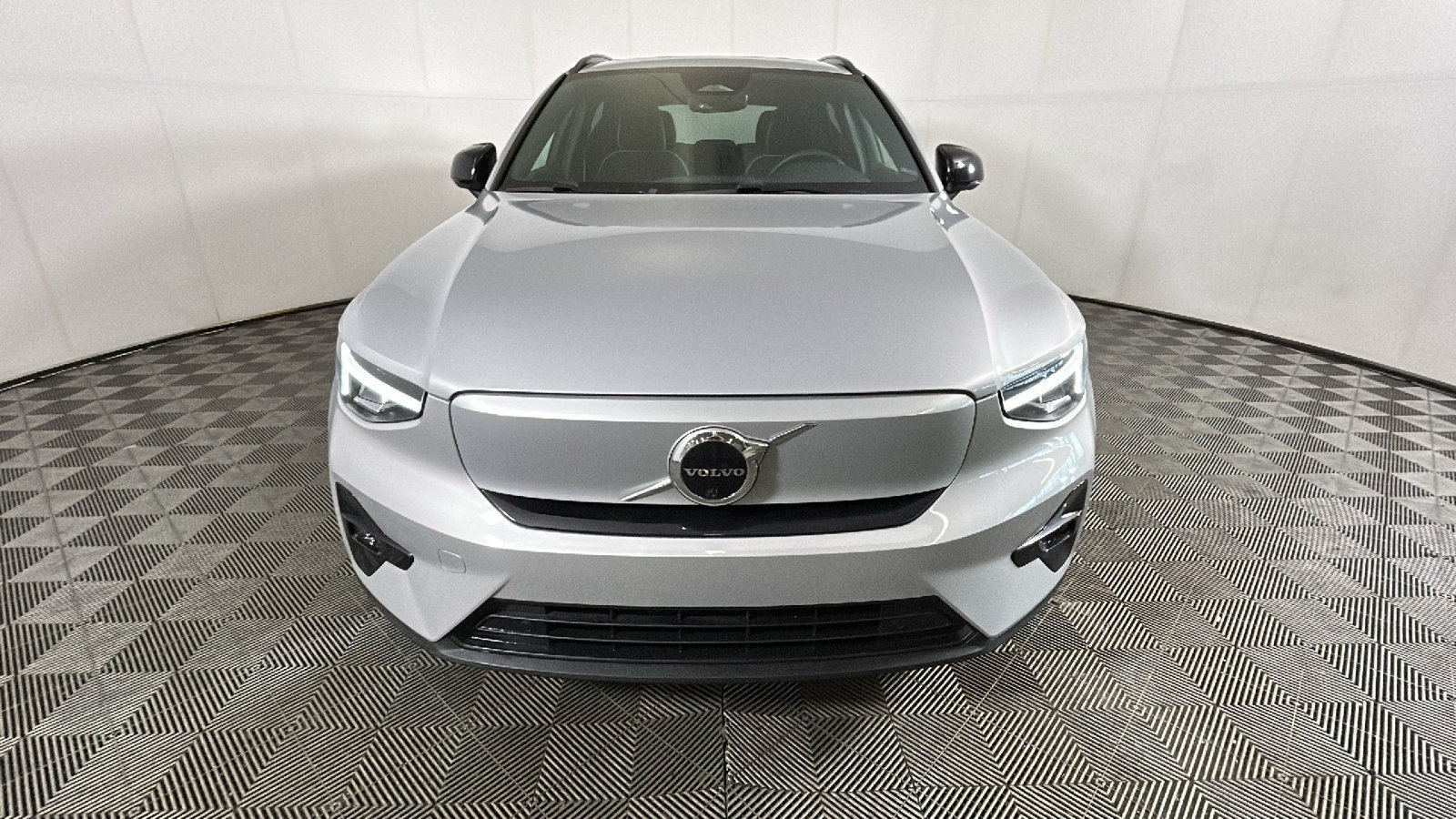 Used 2023 Volvo XC40 Recharge Plus AWD/4WD image 7