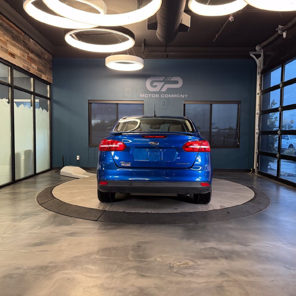 Used 2018 Ford Focus Titanium w/ Titanium Technology Package FWD image 4