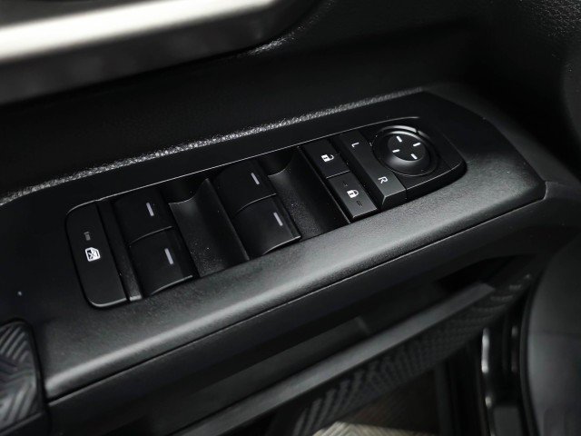 Used 2024 Toyota Tacoma TRD Sport AWD/4WD image 32